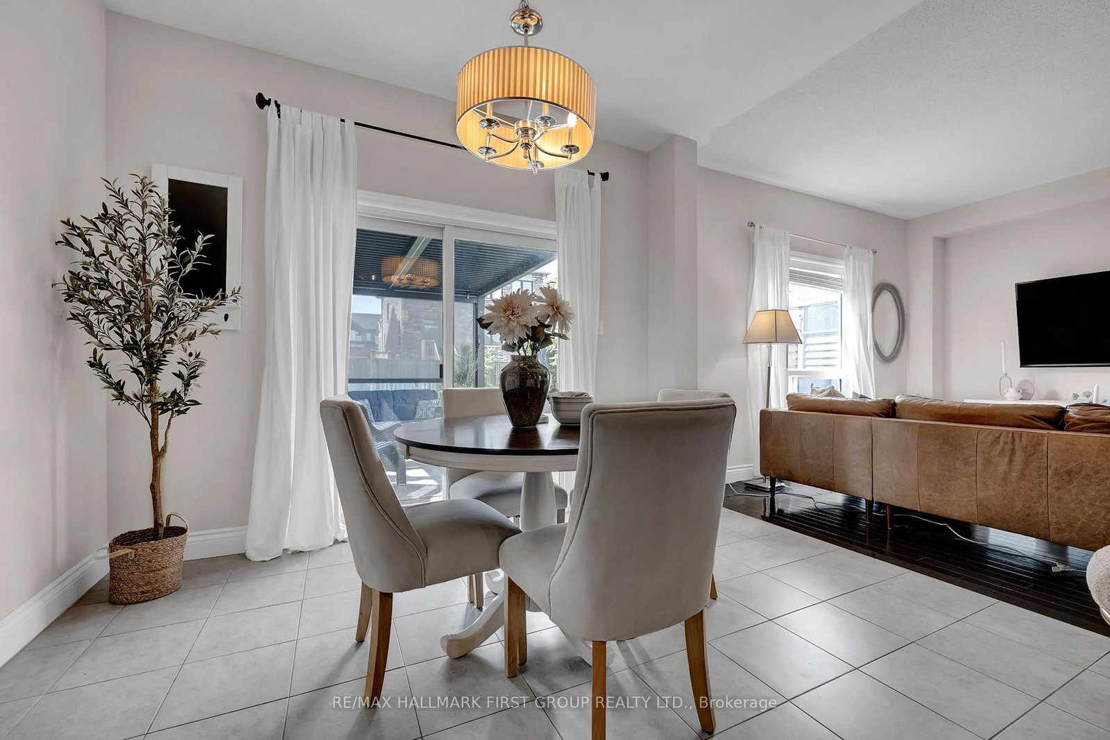 122 Buttonshaw Street • Clarington, ON photo 5