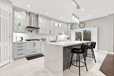 1677 Frederick Mason Drive • Oshawa, ON photo 4