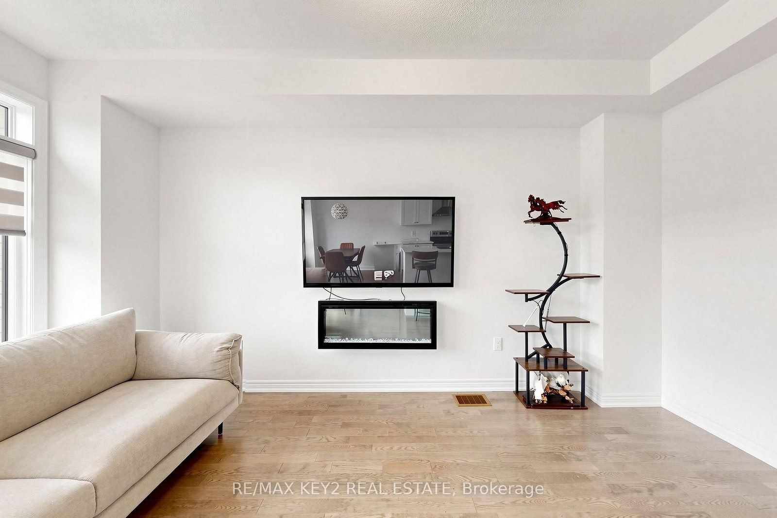 2955 Starlight Drive, Pickering 3