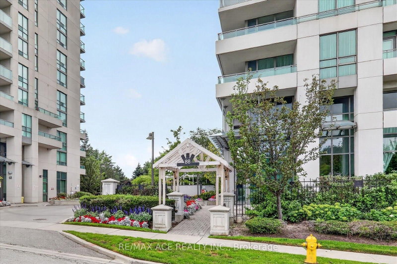 1606 - 88 Grangeway Avenue