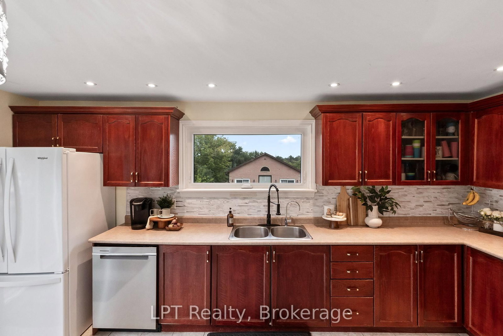 9 Lakeview Avenue • Scugog, ON photo 14