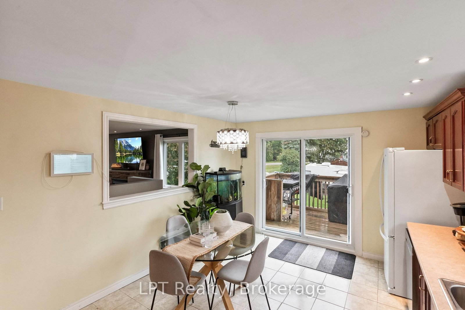9 Lakeview Avenue • Scugog, ON photo 16