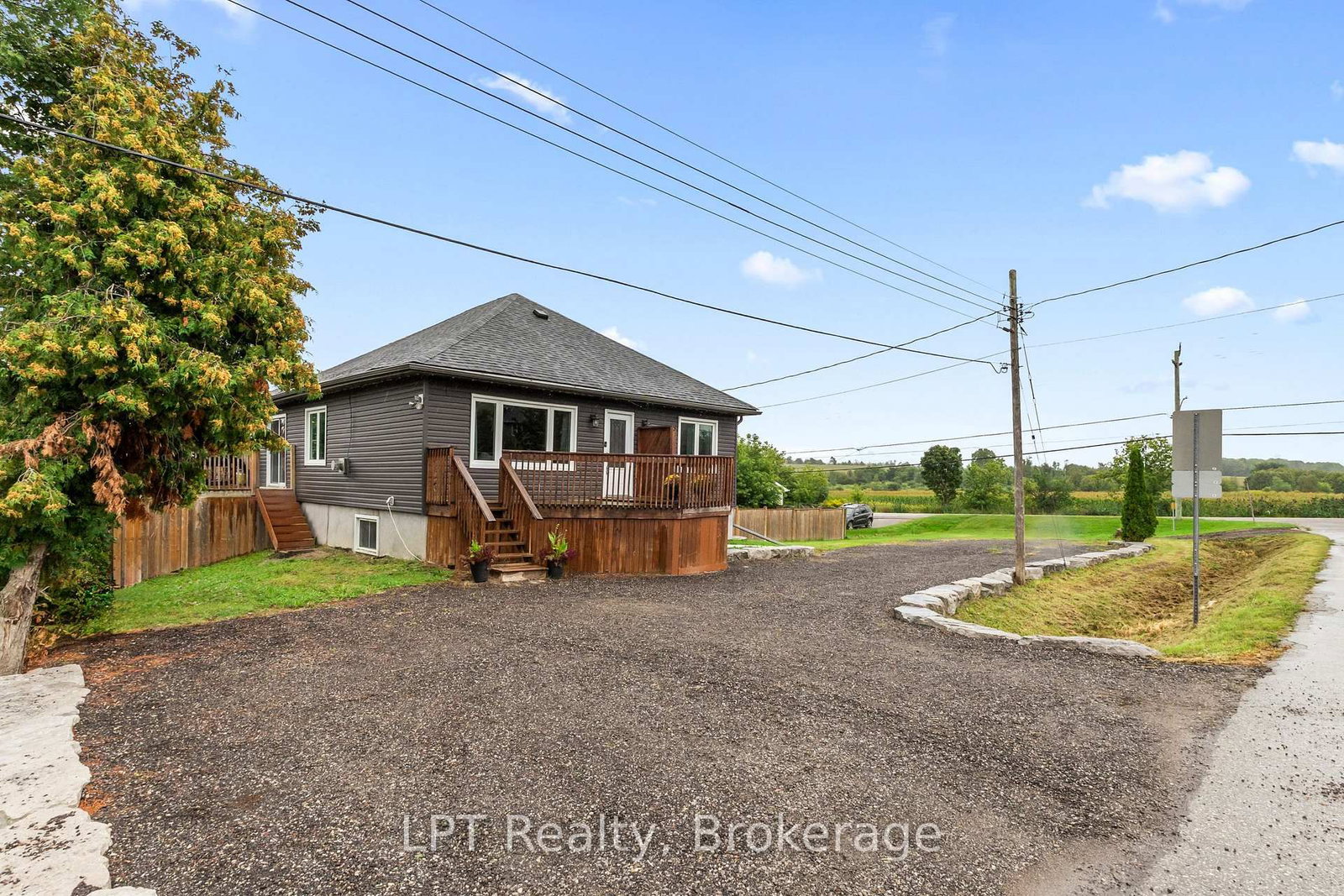 9 Lakeview Avenue • Scugog, ON photo 3