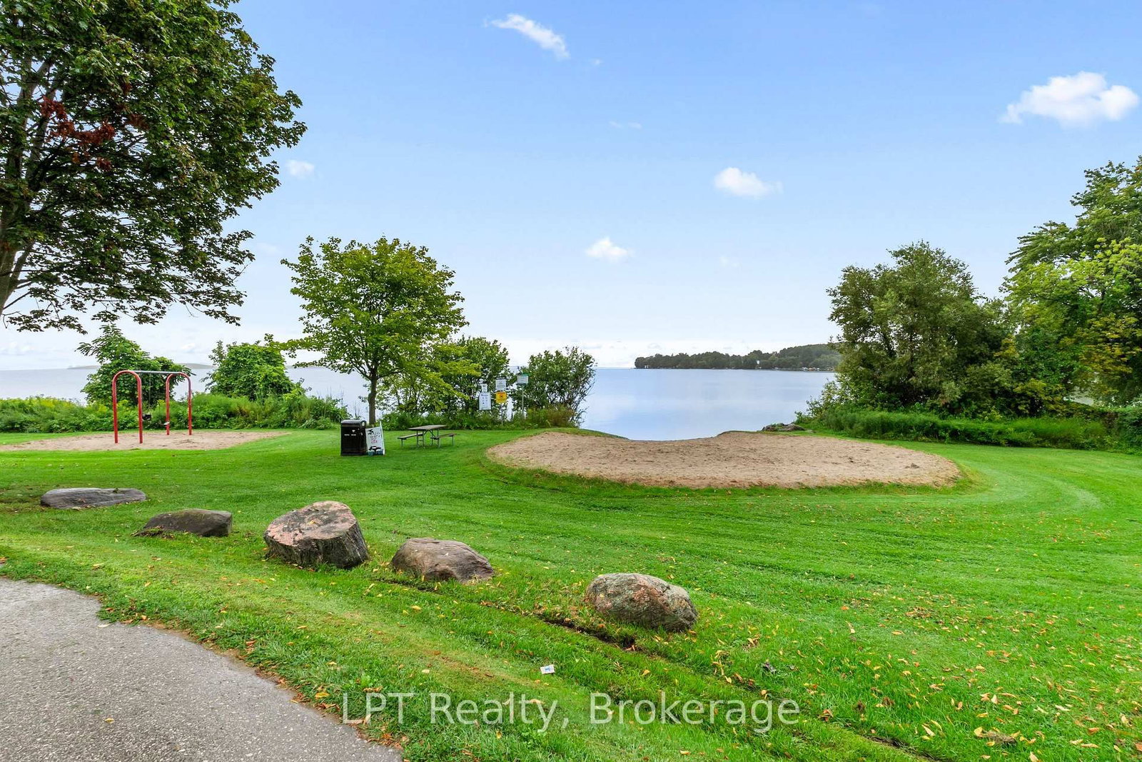 9 Lakeview Avenue • Scugog, ON photo 43