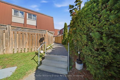 58 - 1333 Mary Street N