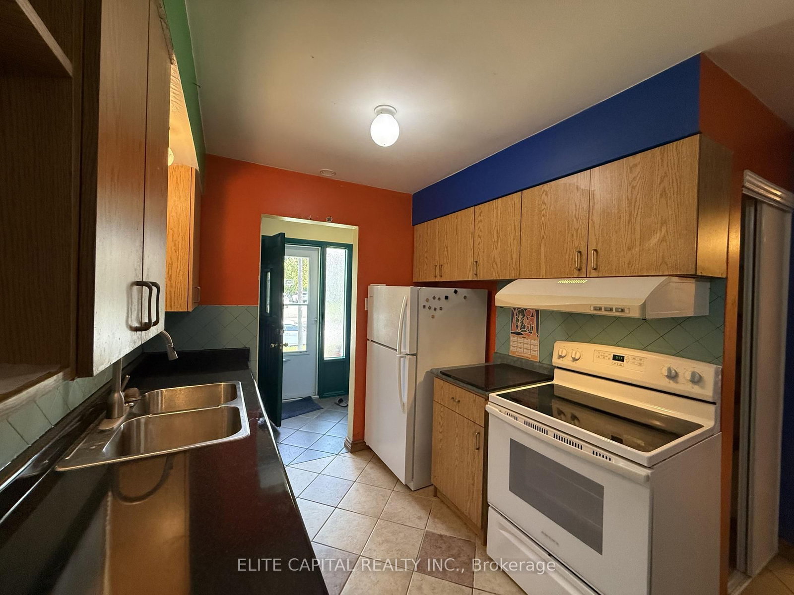 332 Burrows Hall Boulevard, Toronto 4