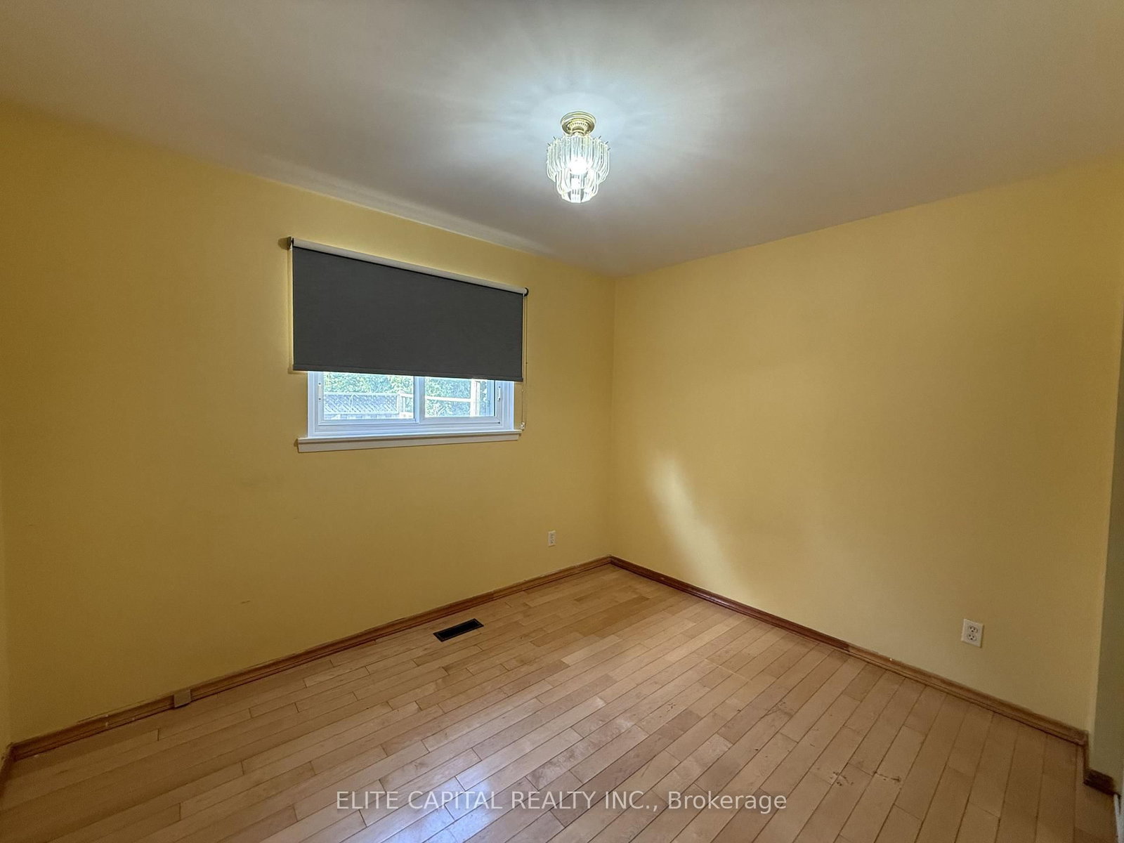 332 Burrows Hall Boulevard, Toronto 5