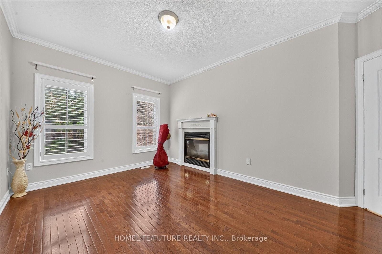 6 Dolby Crescent • Ajax, ON photo 16