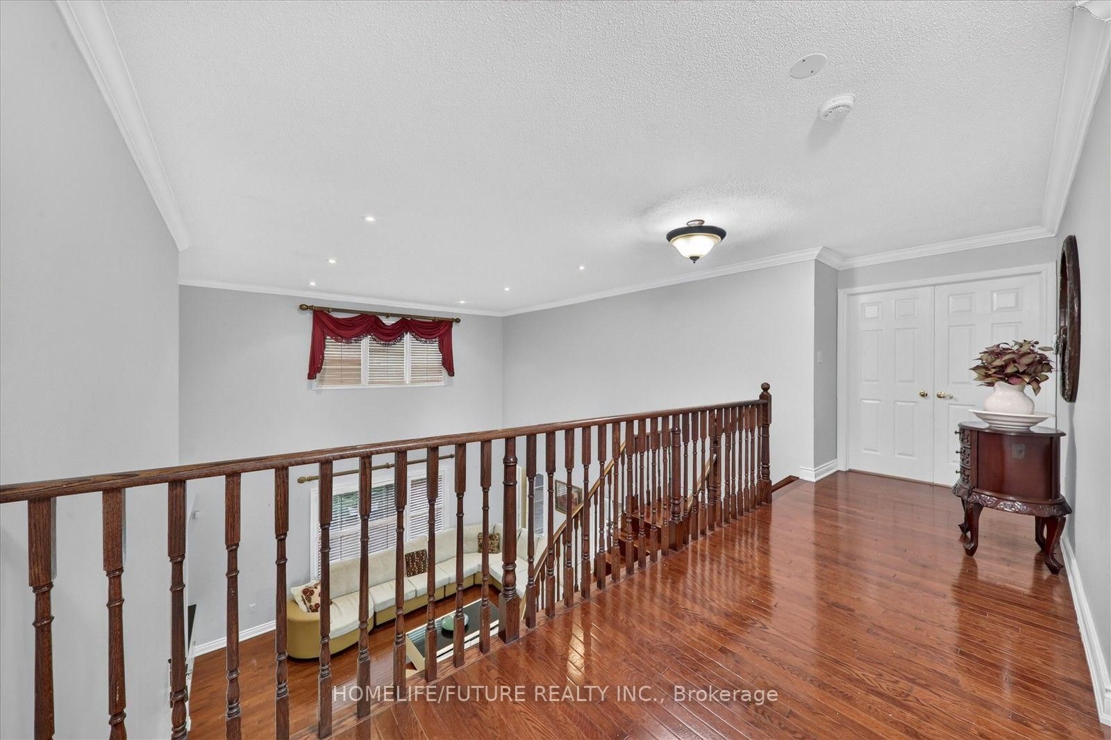 6 Dolby Crescent • Ajax, ON photo 19