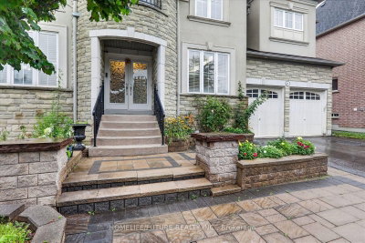 6 Dolby Crescent • Ajax, ON photo 2