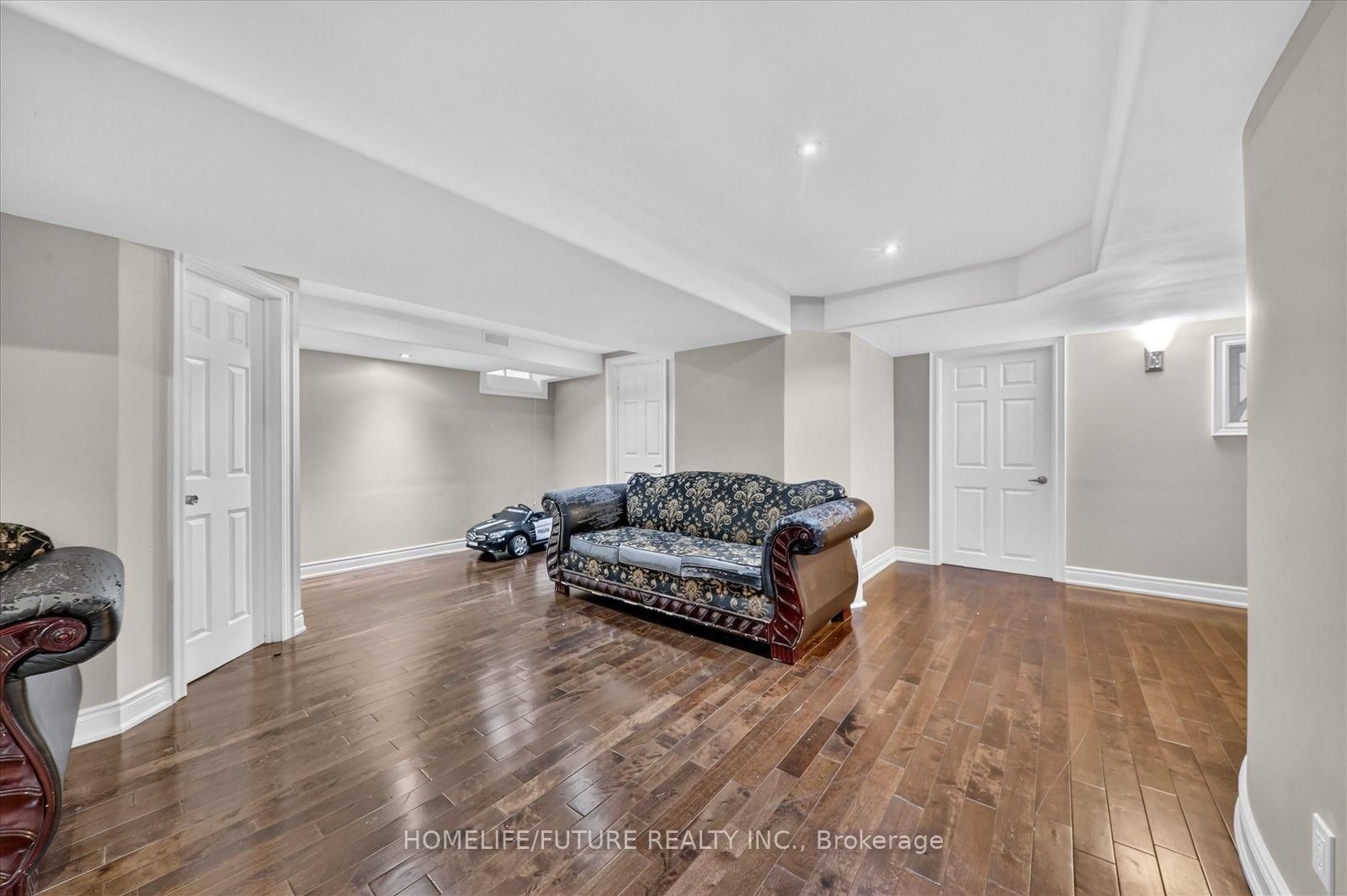 6 Dolby Crescent • Ajax, ON photo 39