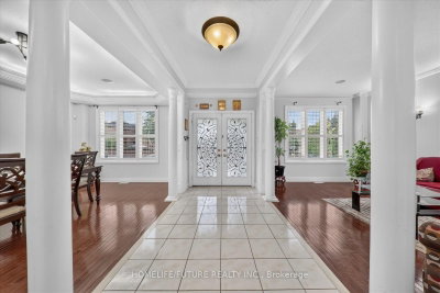 6 Dolby Crescent • Ajax, ON photo 4