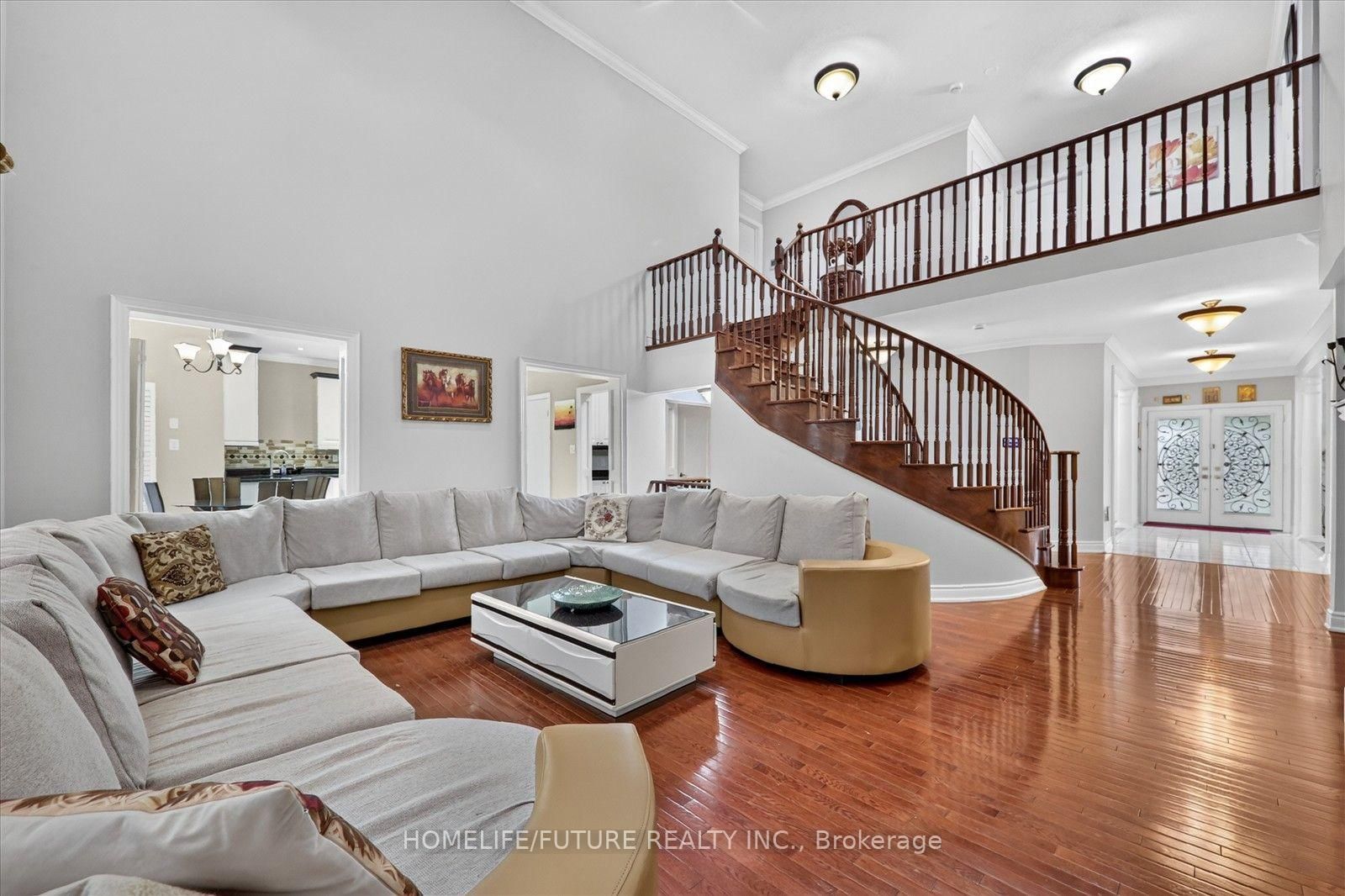 6 Dolby Crescent • Ajax, ON photo 9