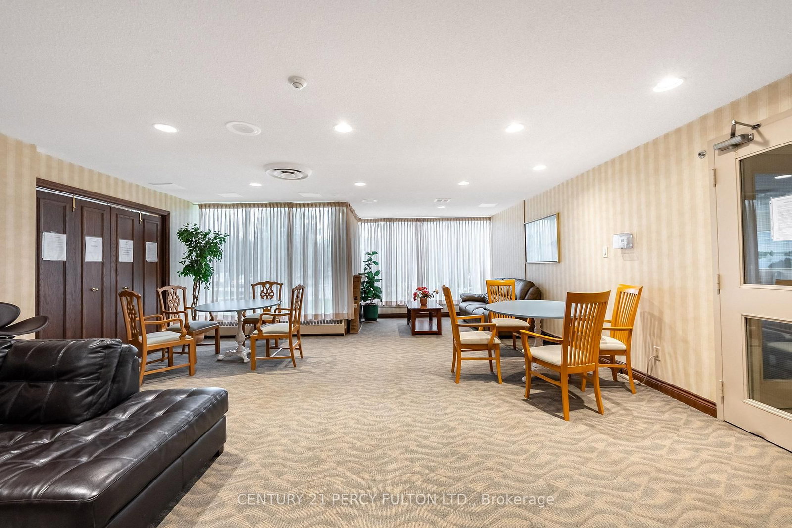 30 Thunder Grove • #1008 • Toronto, ON photo 33