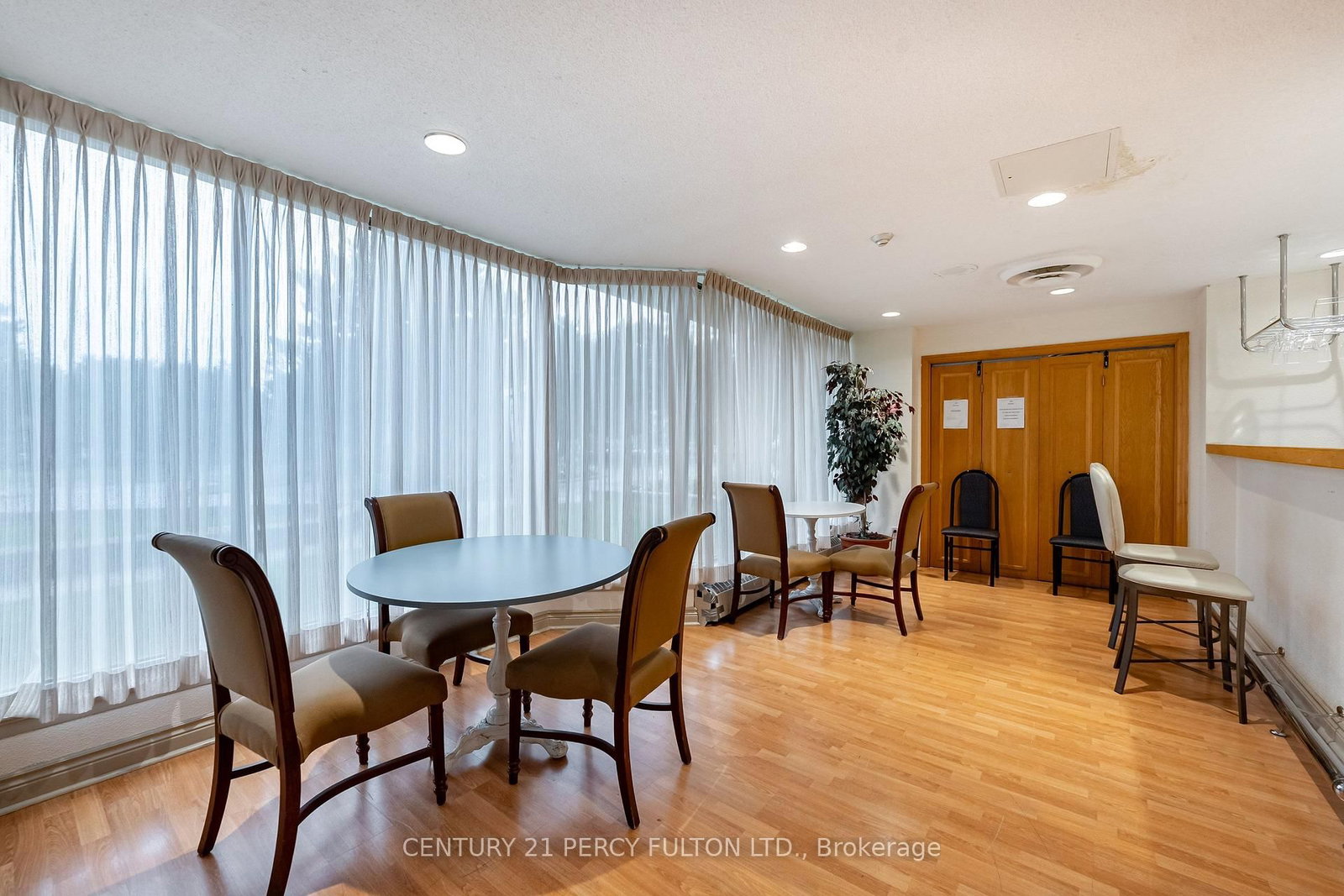 30 Thunder Grove • #1008 • Toronto, ON photo 36