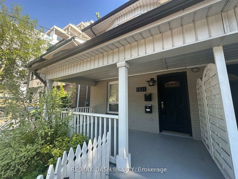 Upper - 1531 Queen Street E