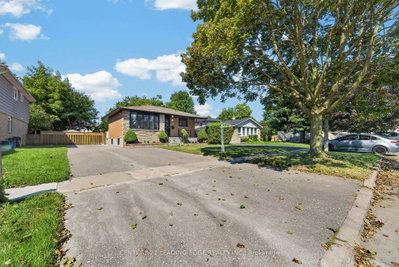 382 Fairlawn Street • Oshawa, ON photo 3