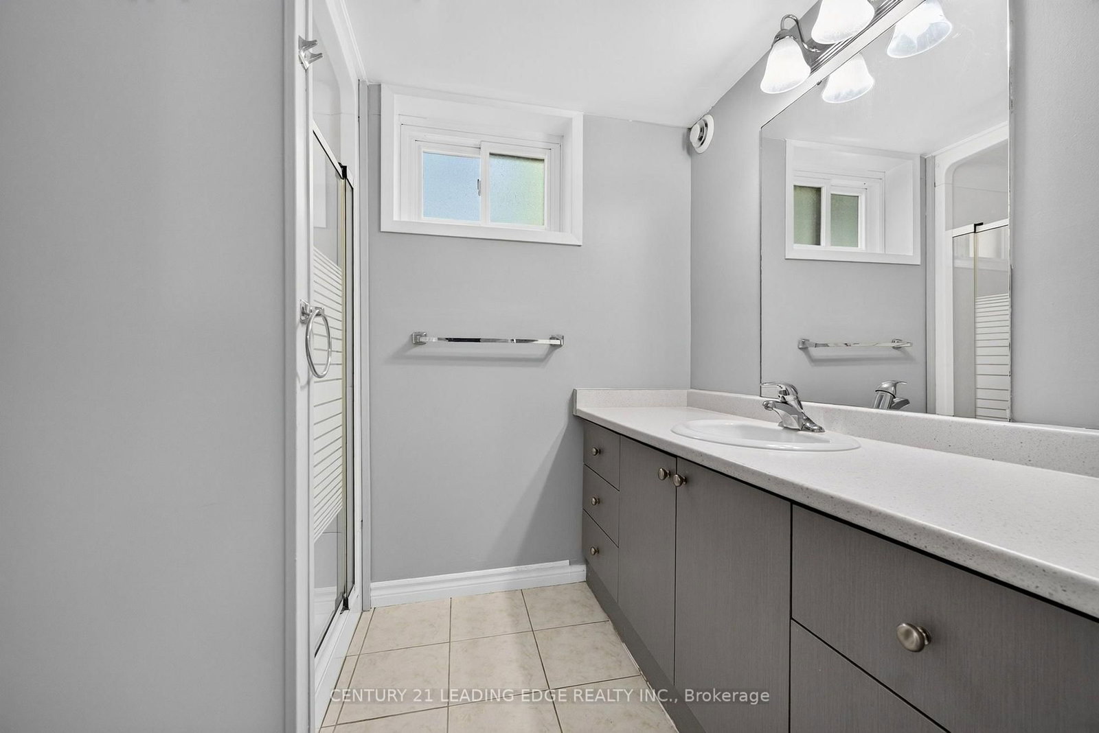 382 Fairlawn Street • Oshawa, ON photo 35