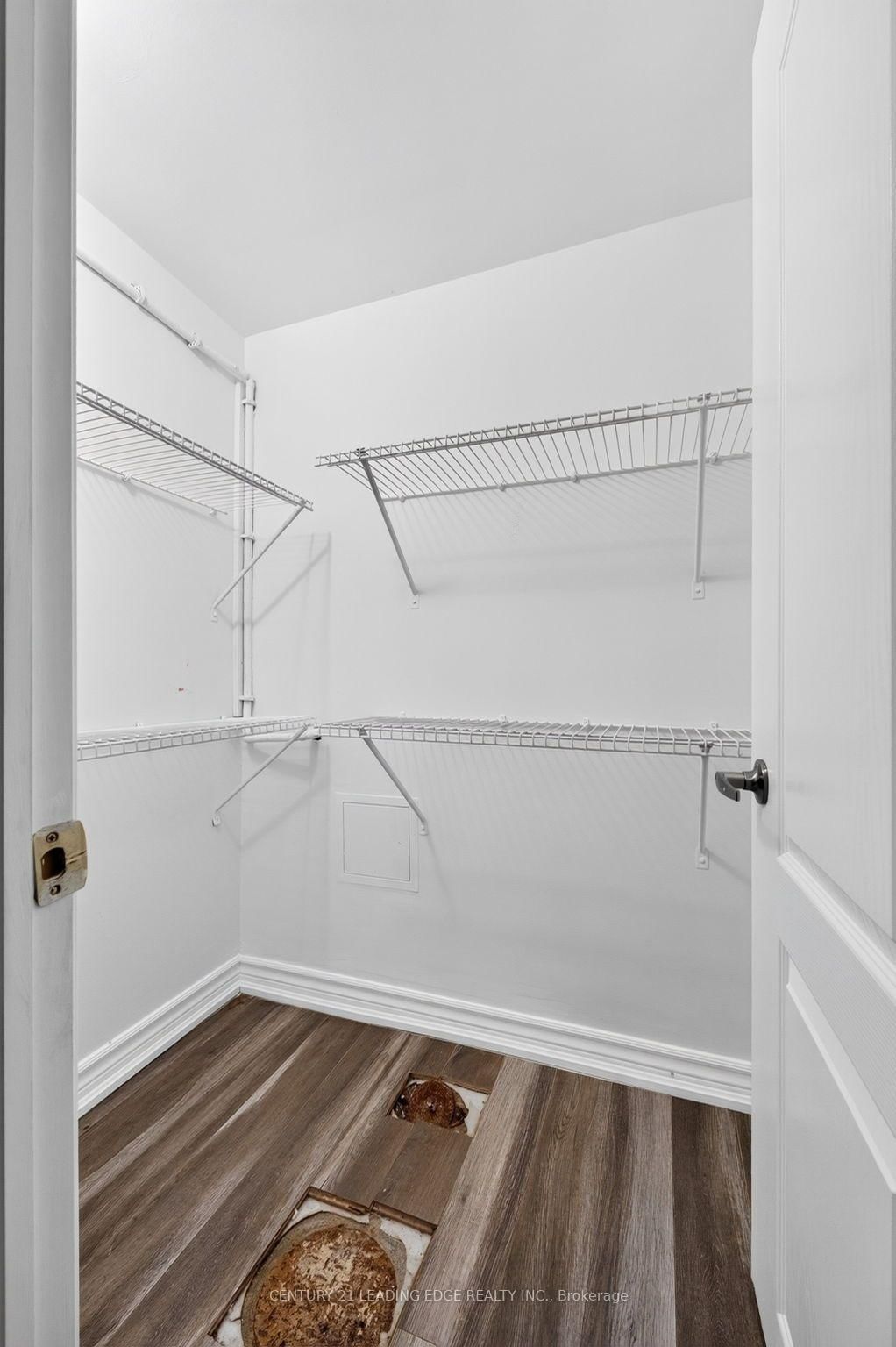 382 Fairlawn Street • Oshawa, ON photo 40