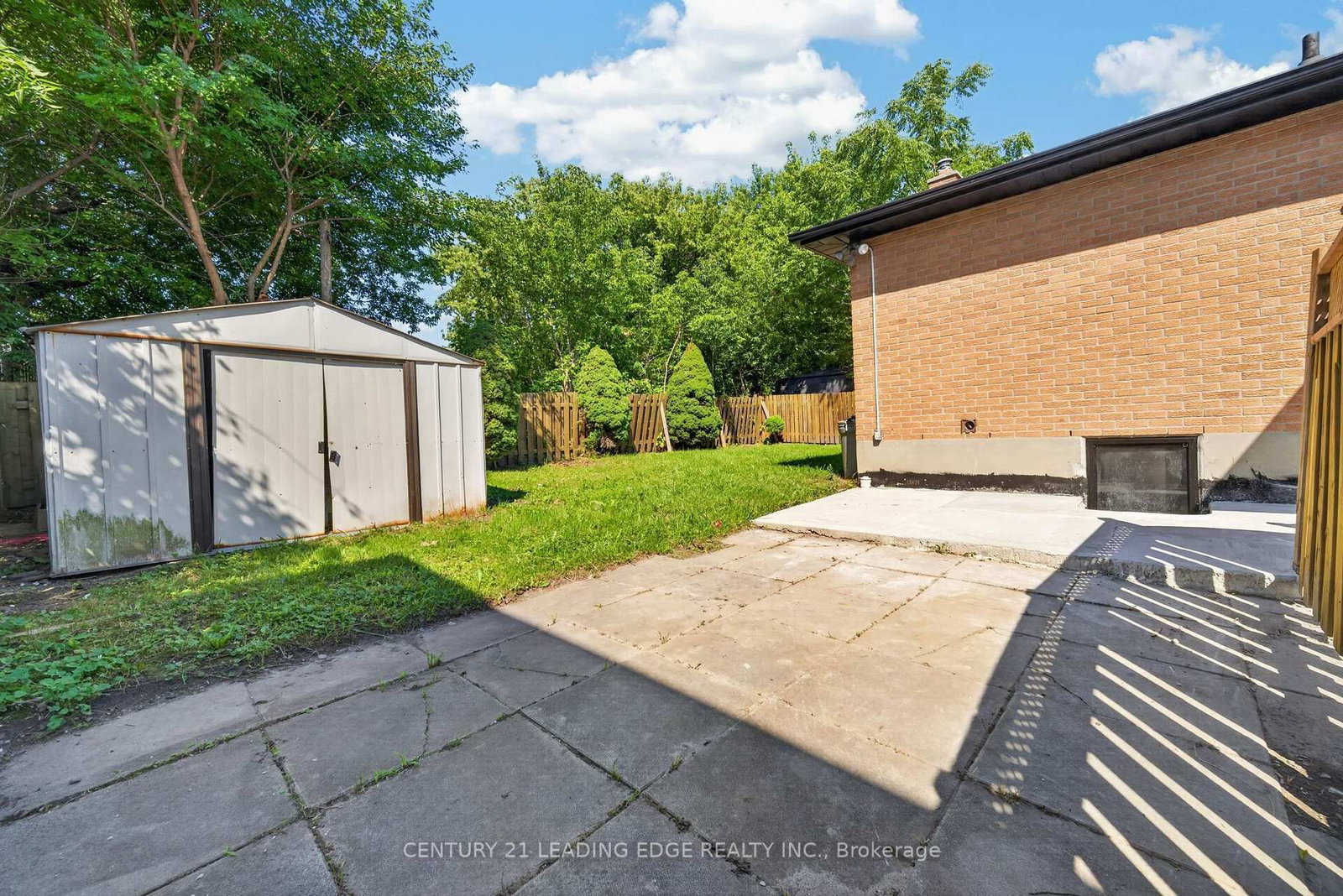 382 Fairlawn Street • Oshawa, ON photo 44