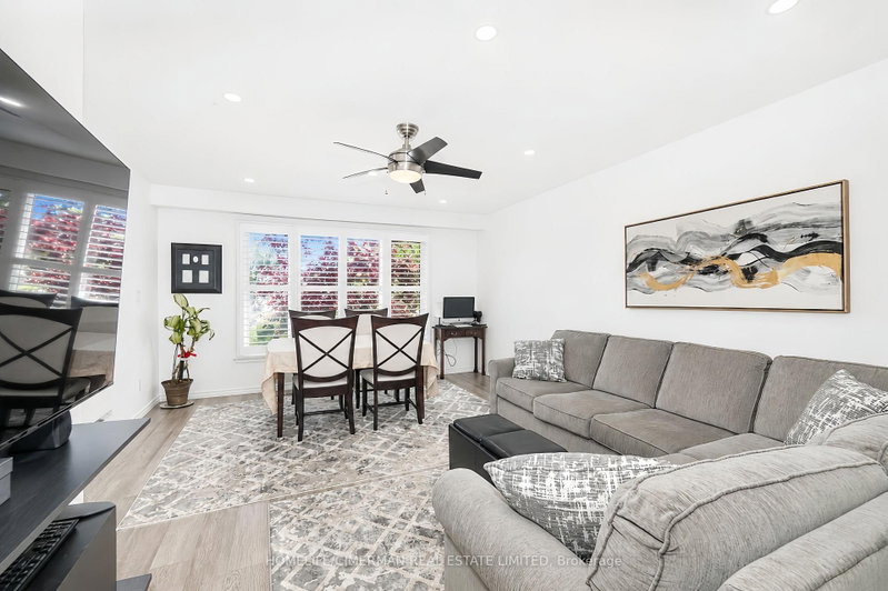 20 Lawrence Cres photo 5