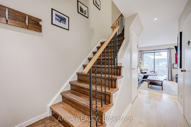 8 Maresfield Drive