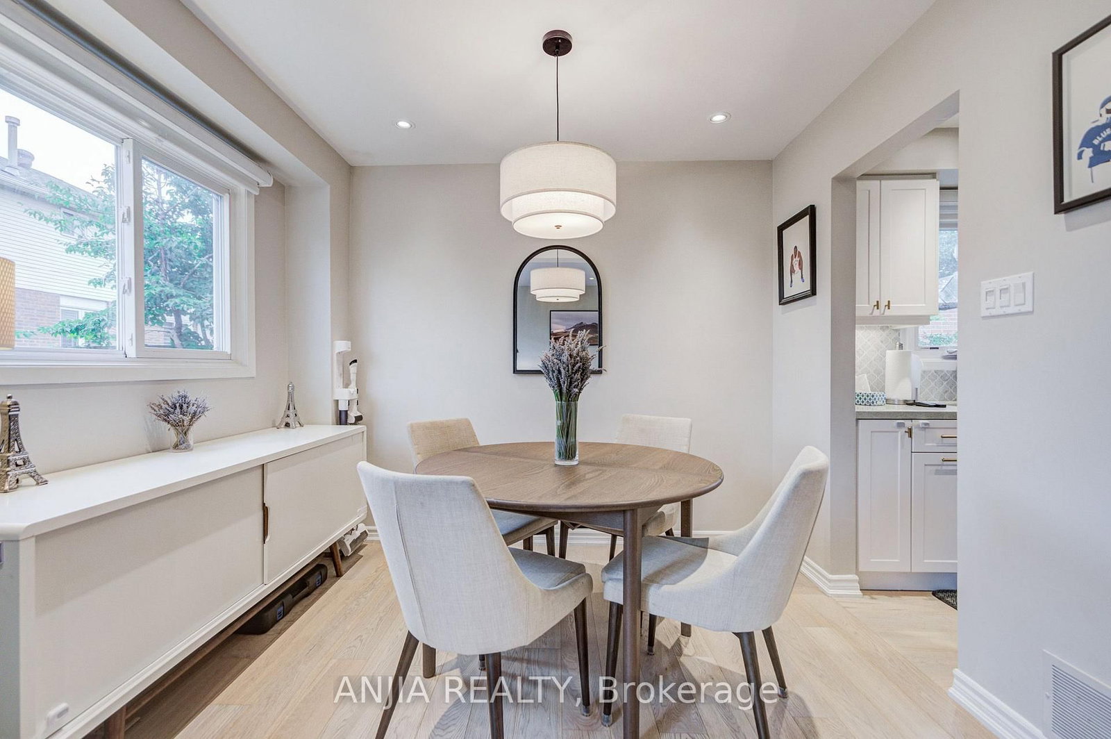 8 Maresfield Drive • Toronto, ON photo 9