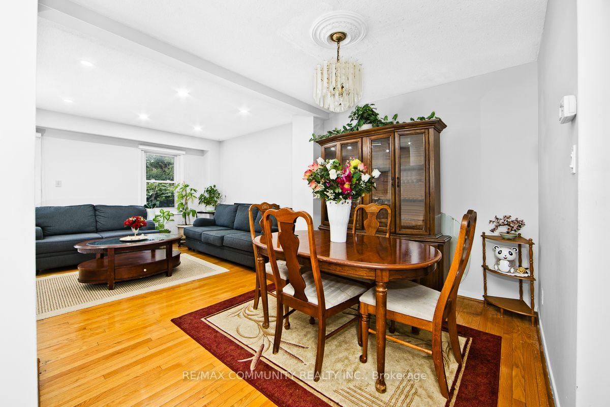 30 Stanbridge Court • Toronto, ON photo 11