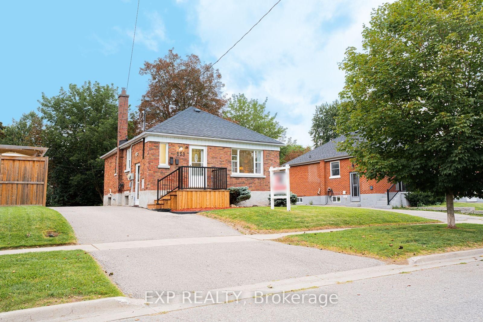 858 Grierson Street • Oshawa, ON photo 2