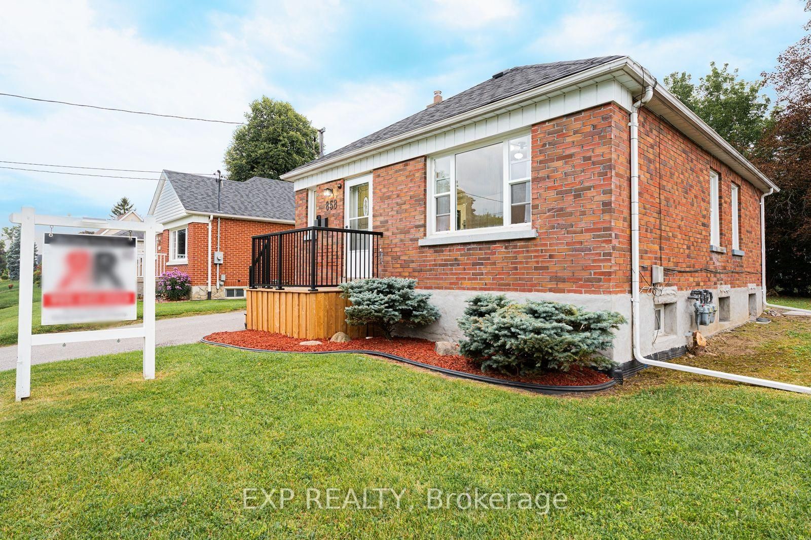 858 Grierson Street • Oshawa, ON photo 3