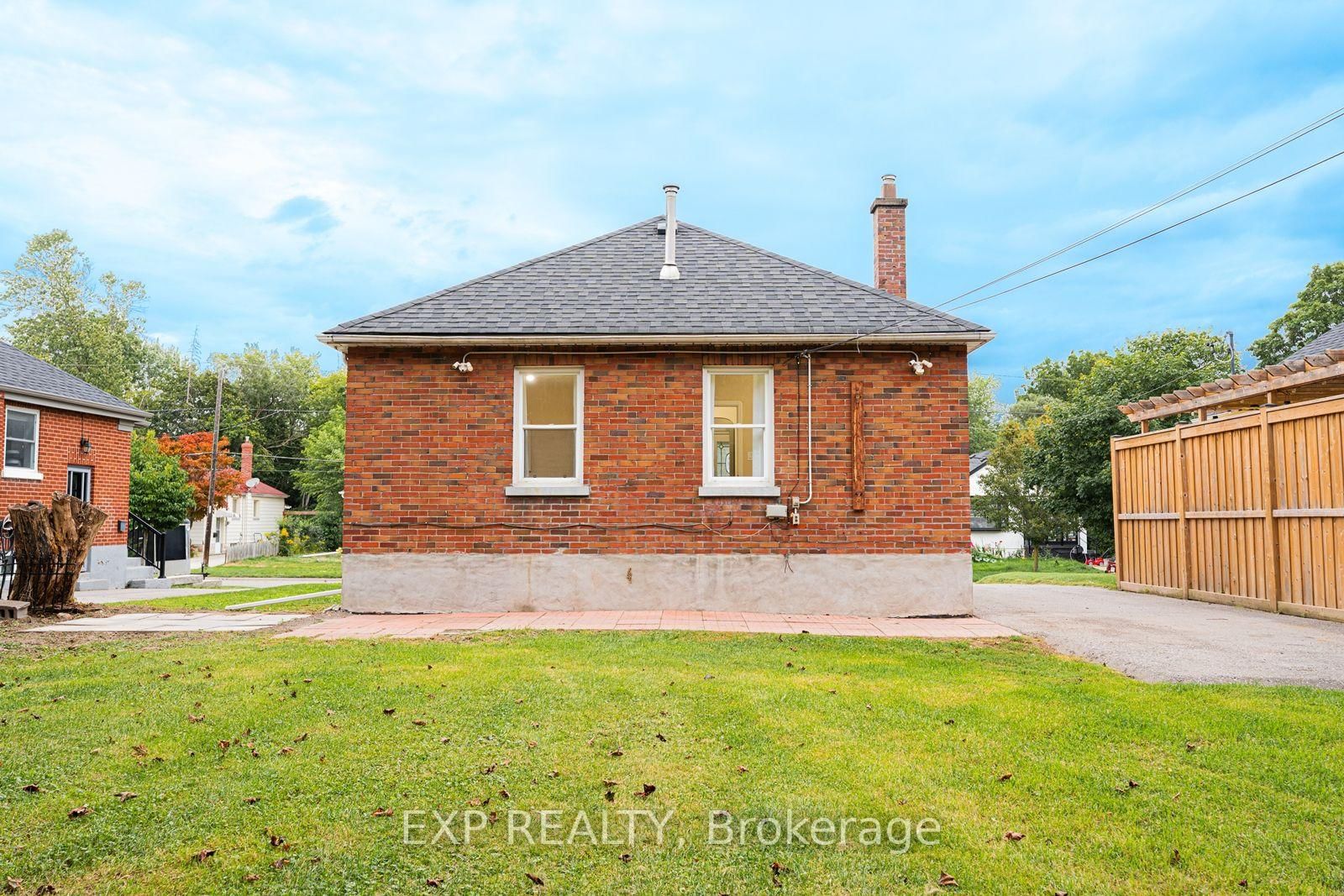 858 Grierson Street • Oshawa, ON photo 36
