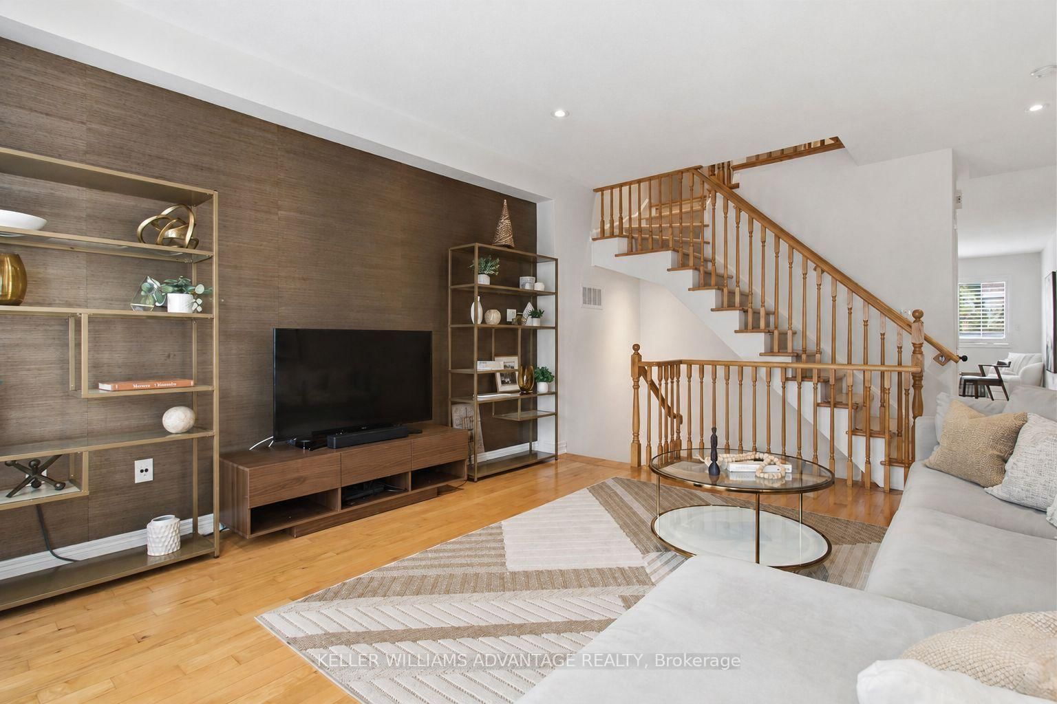 78 Woodbine Avenue • Toronto, ON photo 11