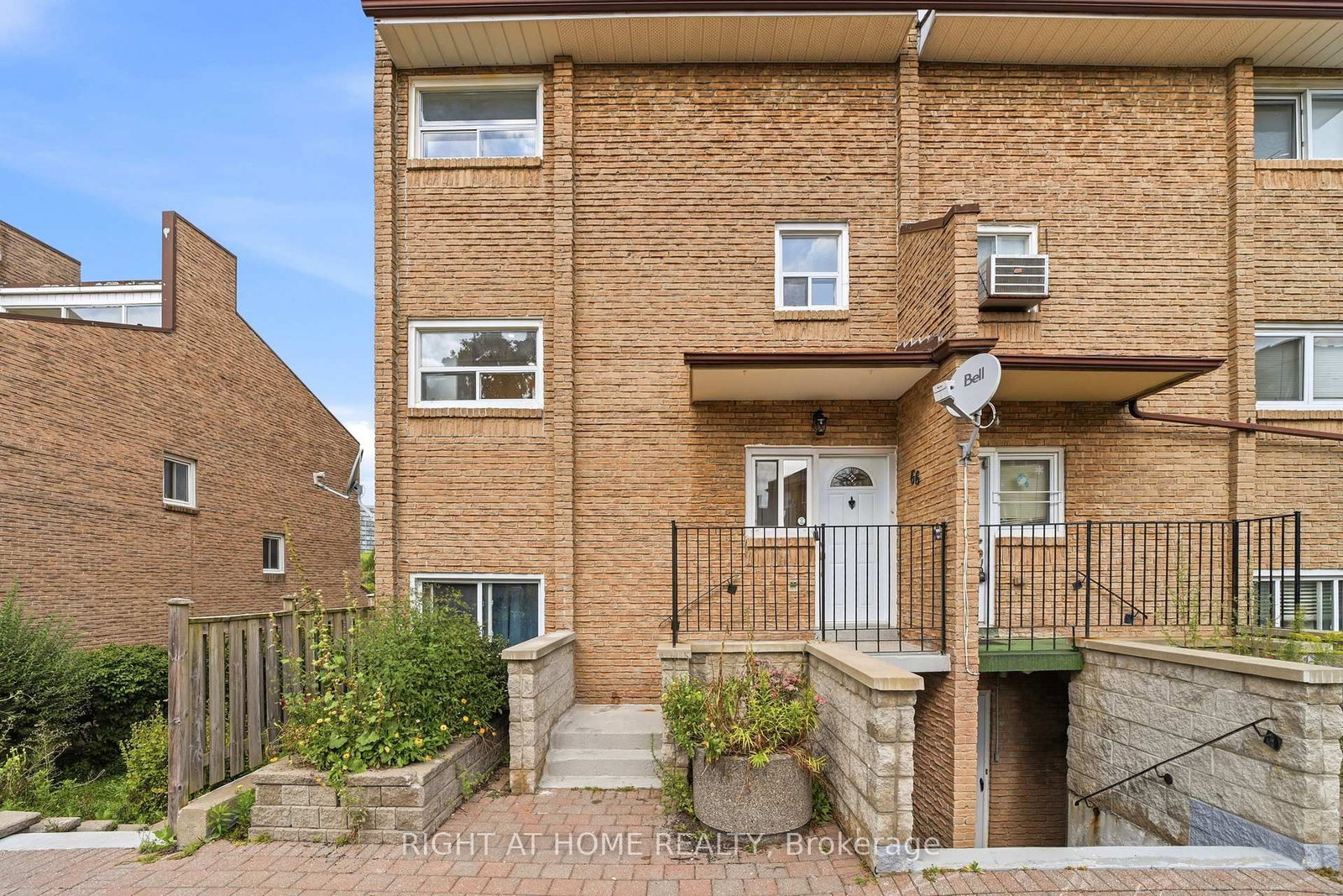 91 Muir Drive • #66 • Toronto, ON photo 2