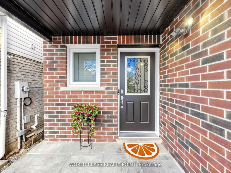 1638 Norwill Crescent