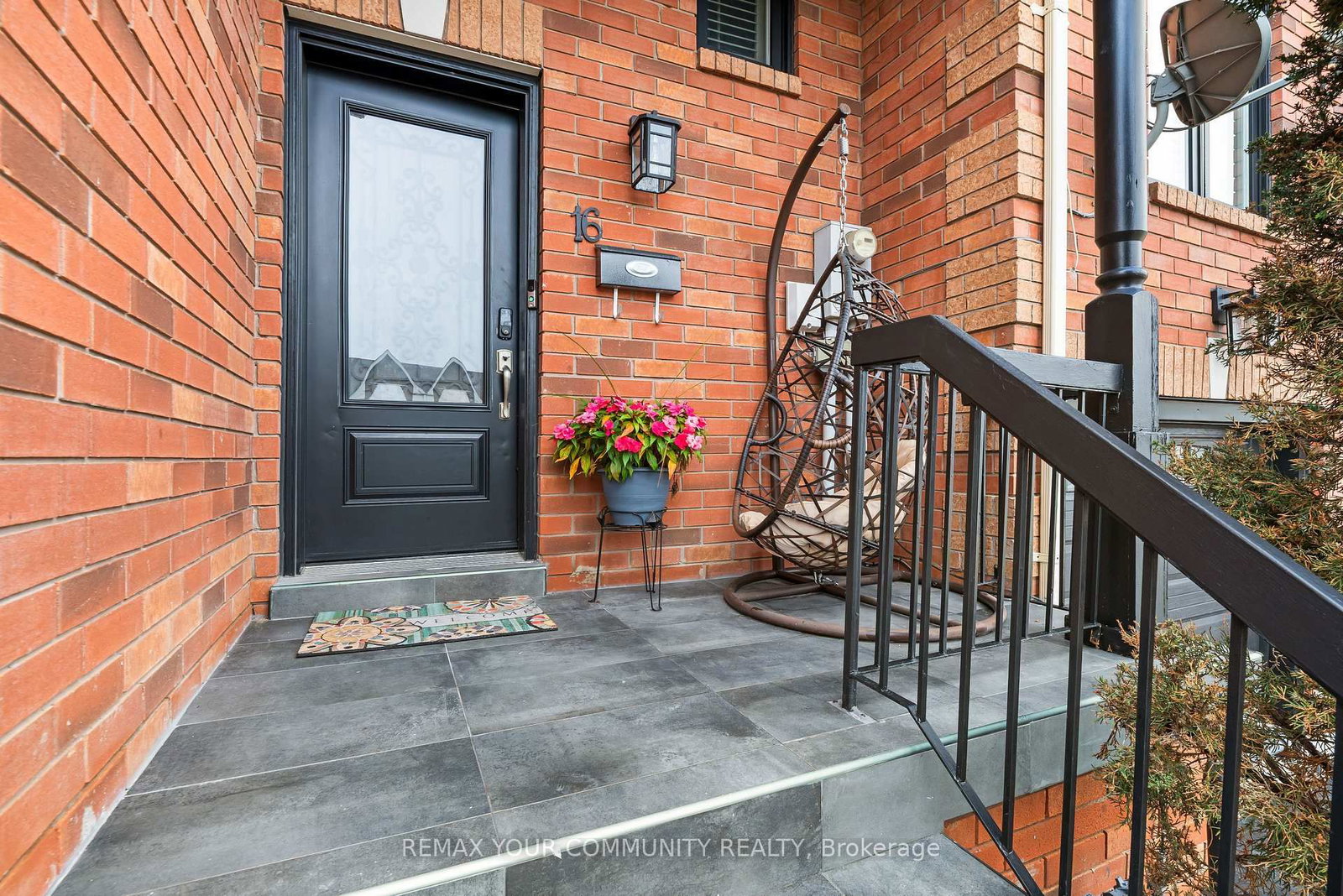 16 Smales Drive • Ajax, ON photo 2