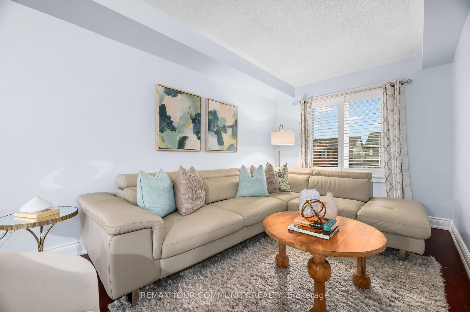 16 Smales Drive • Ajax, ON photo 3