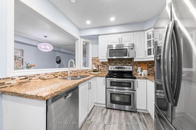 16 Smales Drive • Ajax, ON photo 8