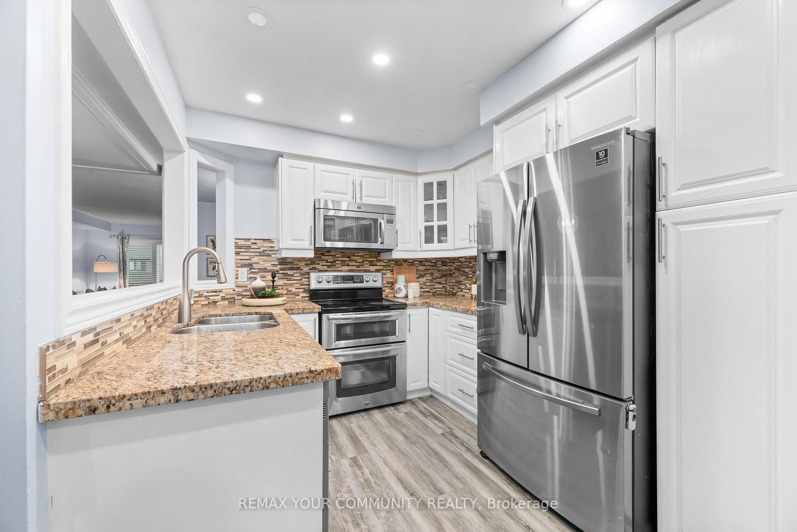 16 Smales Drive • Ajax, ON photo 9
