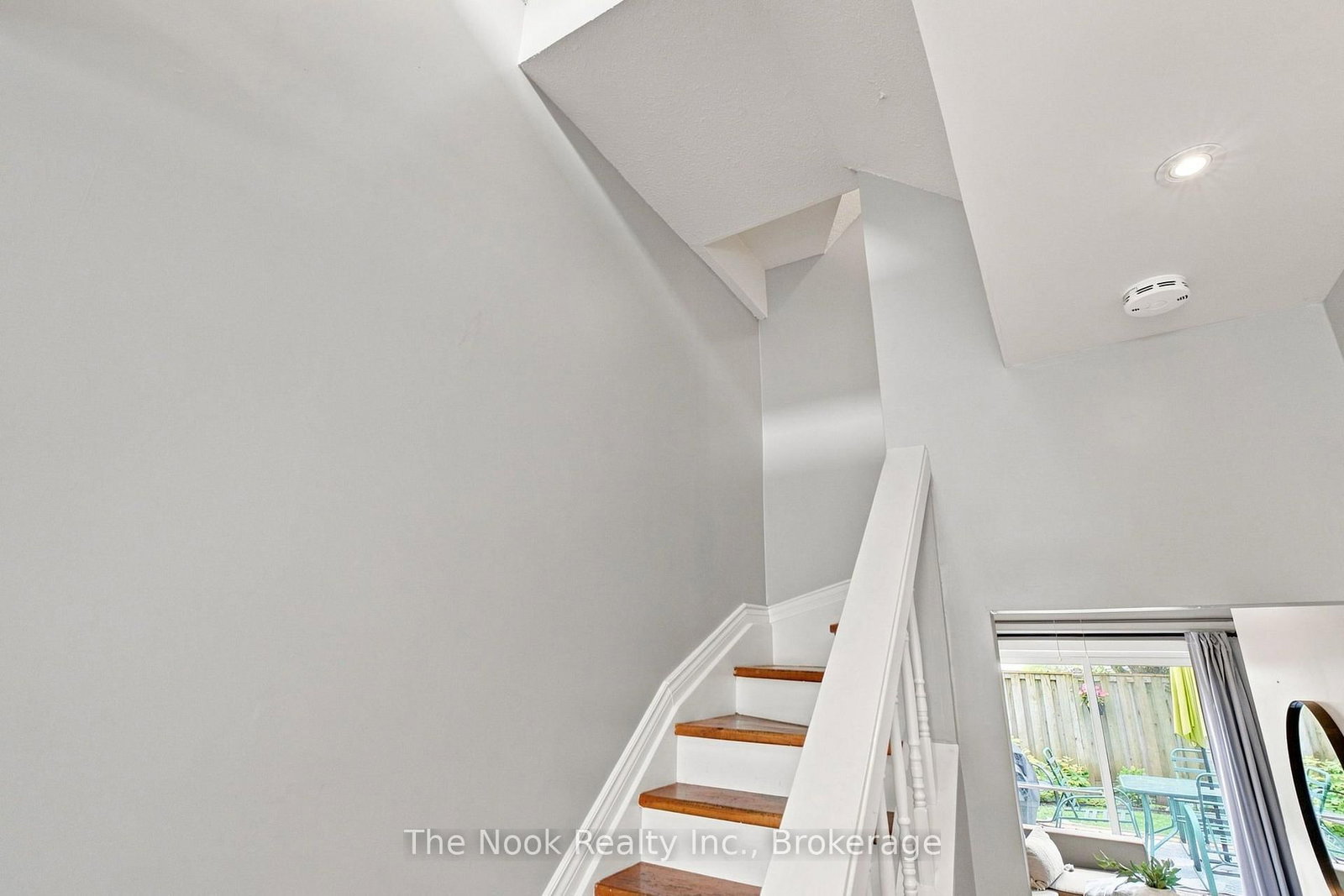 27 The Bridle Path • Clarington, ON photo 15