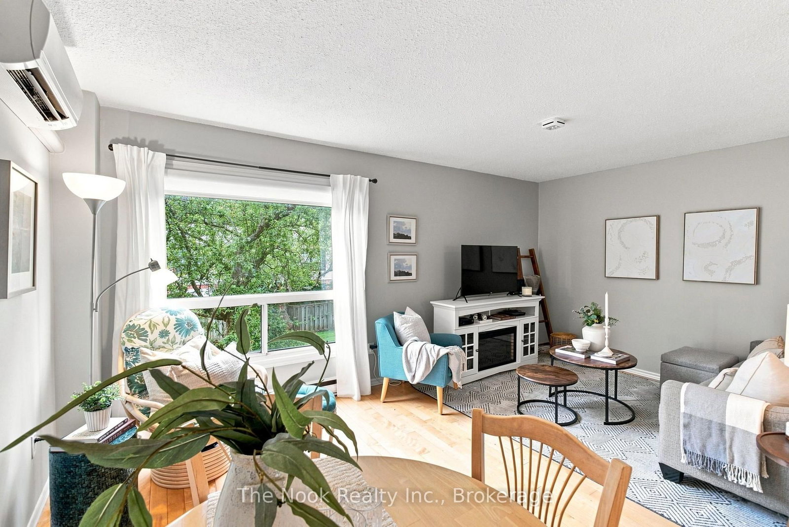 27 The Bridle Path • Clarington, ON photo 18