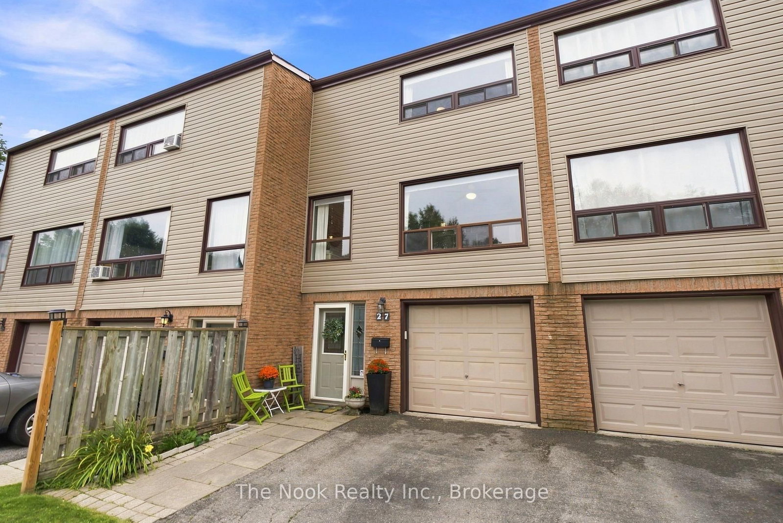 27 The Bridle Path • Clarington, ON photo 2