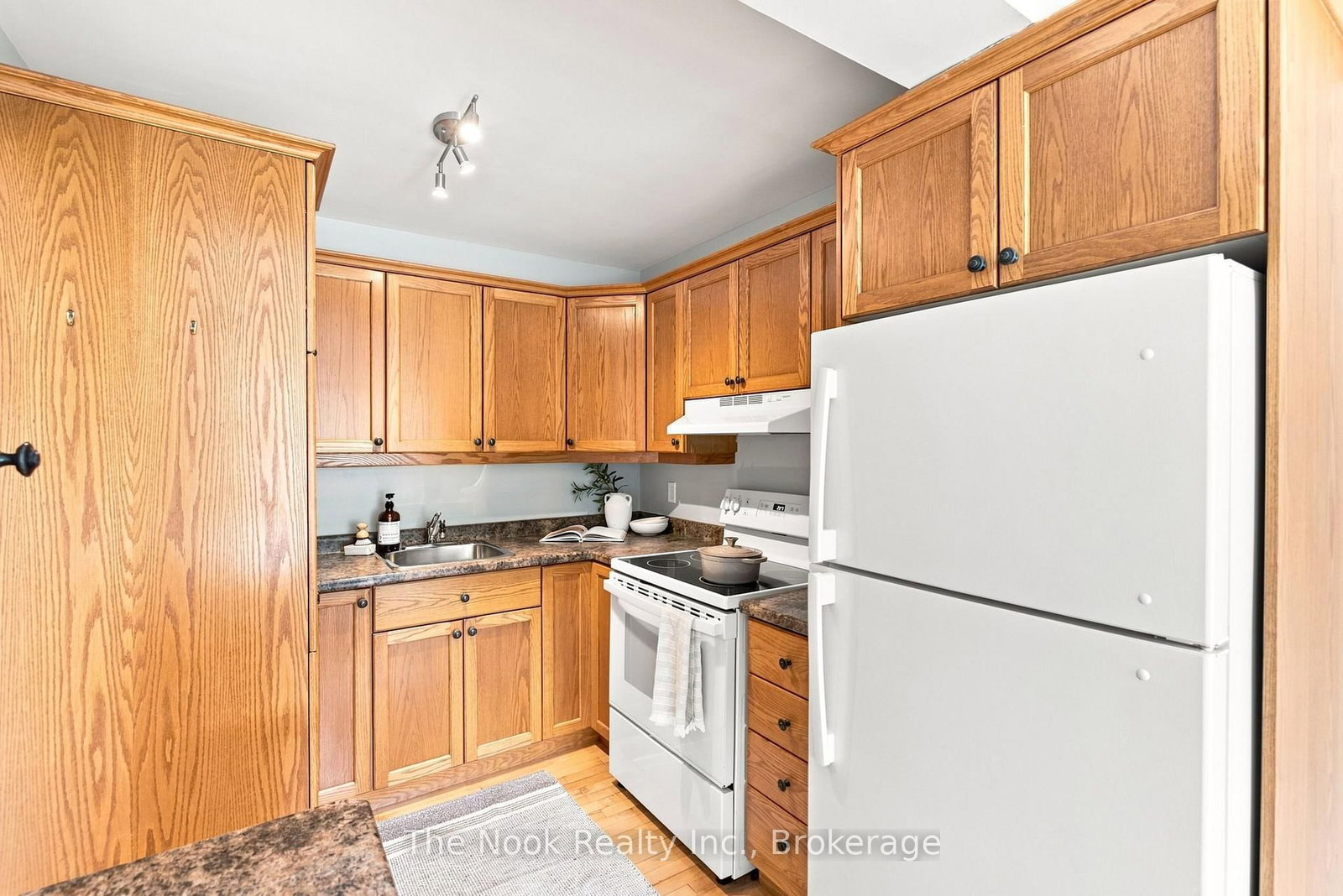 27 The Bridle Path • Clarington, ON photo 25