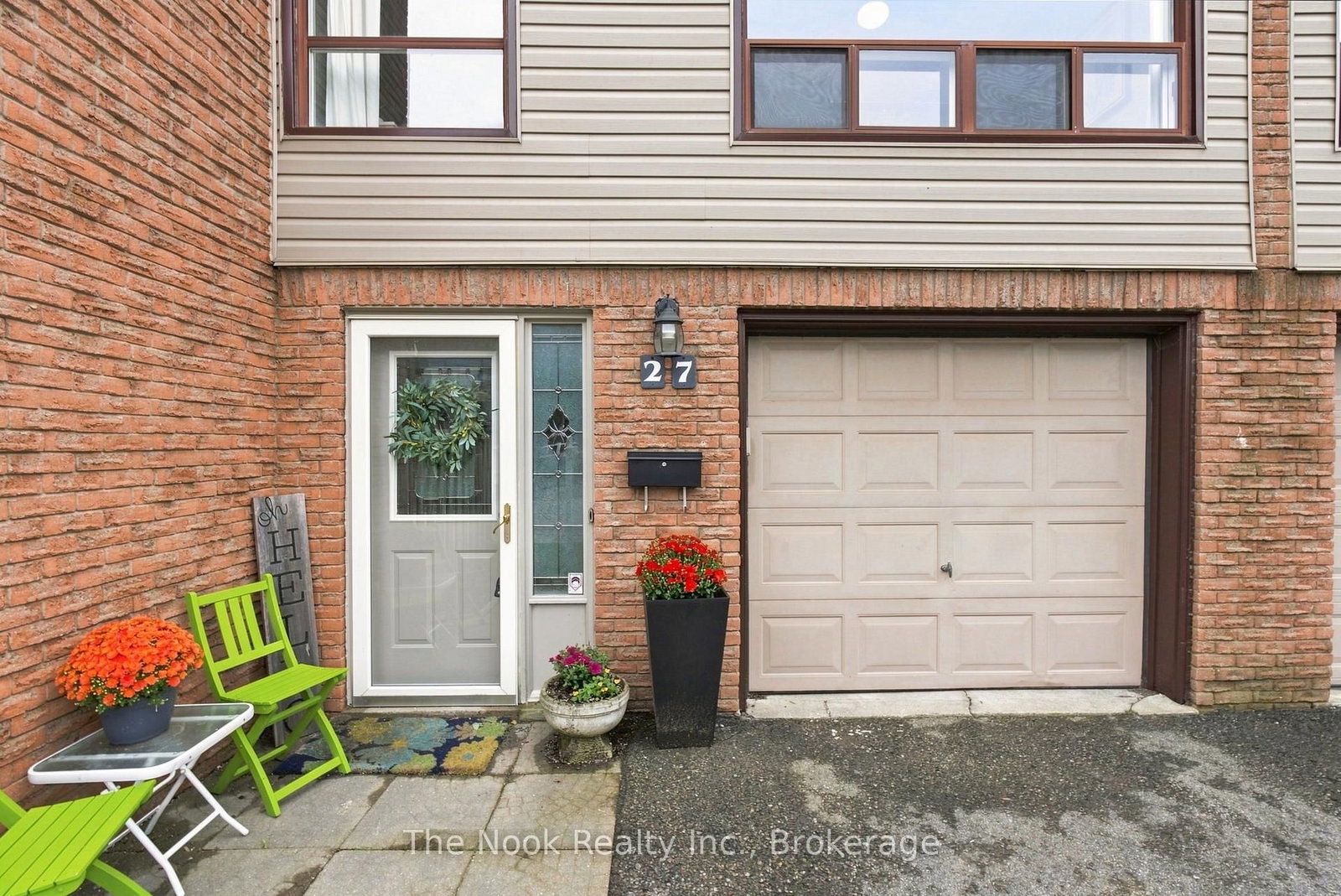 27 The Bridle Path • Clarington, ON photo 3