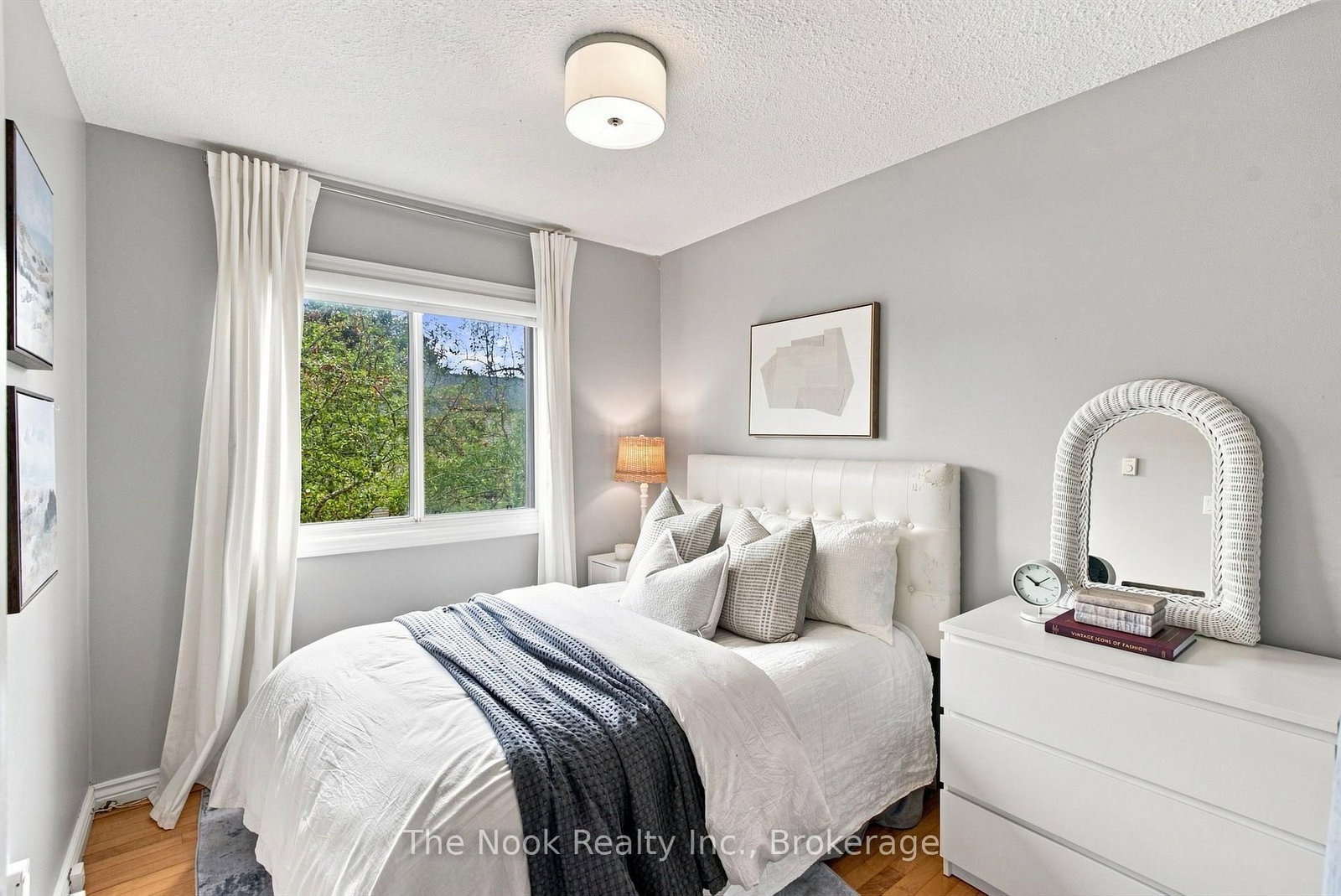 27 The Bridle Path • Clarington, ON photo 39