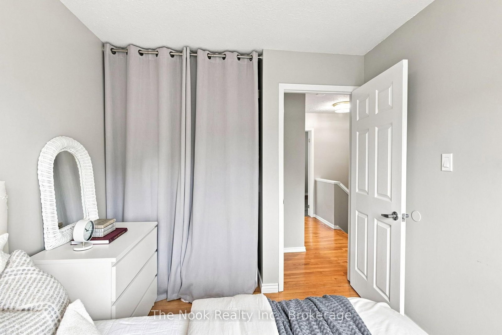 27 The Bridle Path • Clarington, ON photo 40