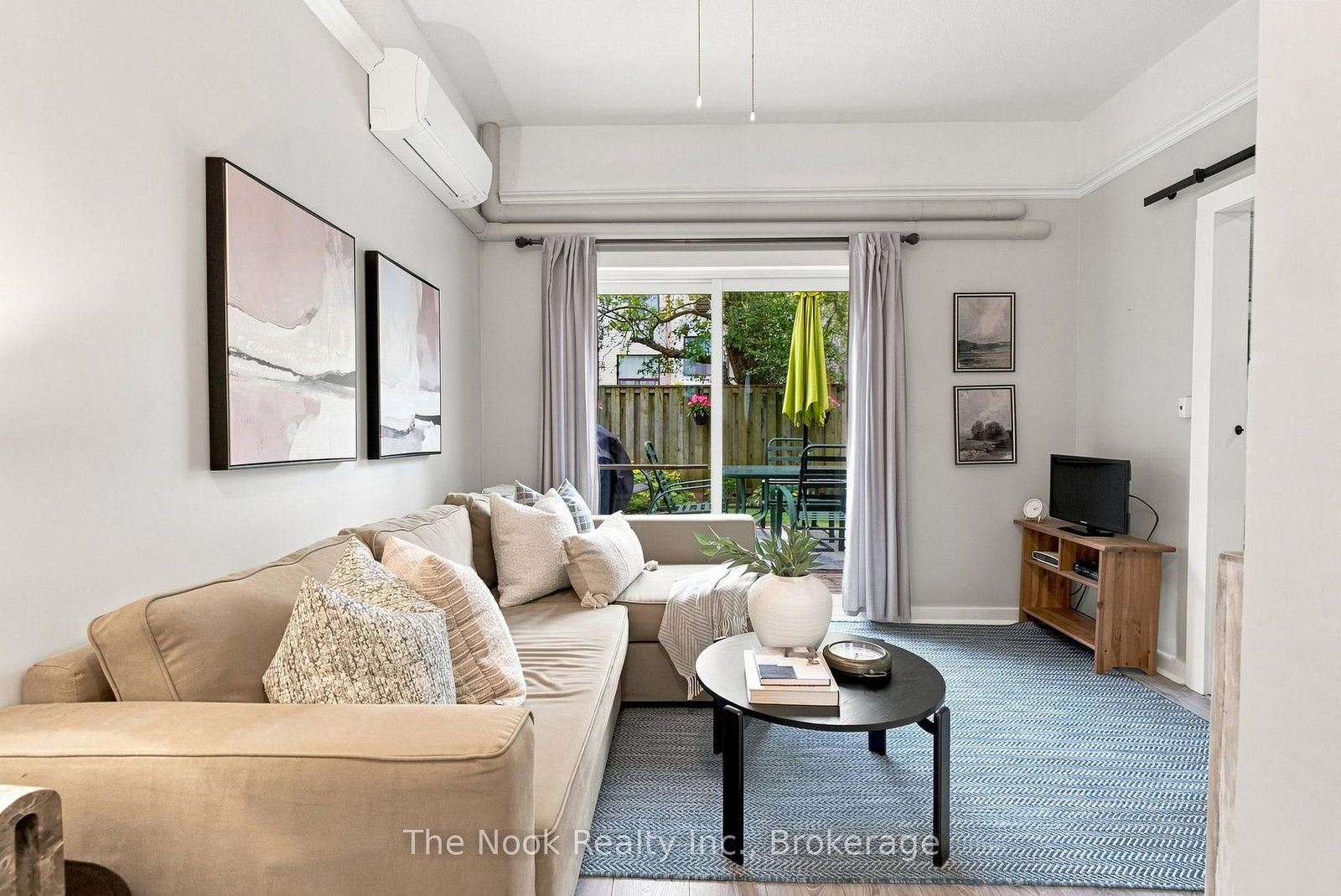27 The Bridle Path • Clarington, ON photo 9
