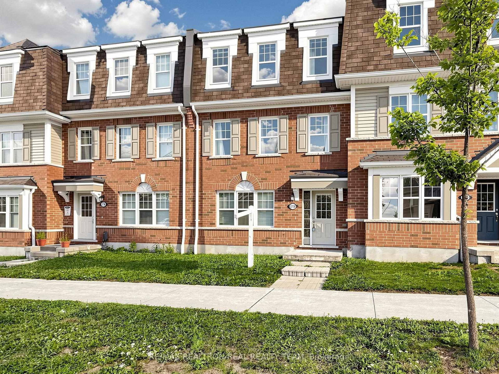 2708 Burkholder Drive • Pickering, ON photo 2