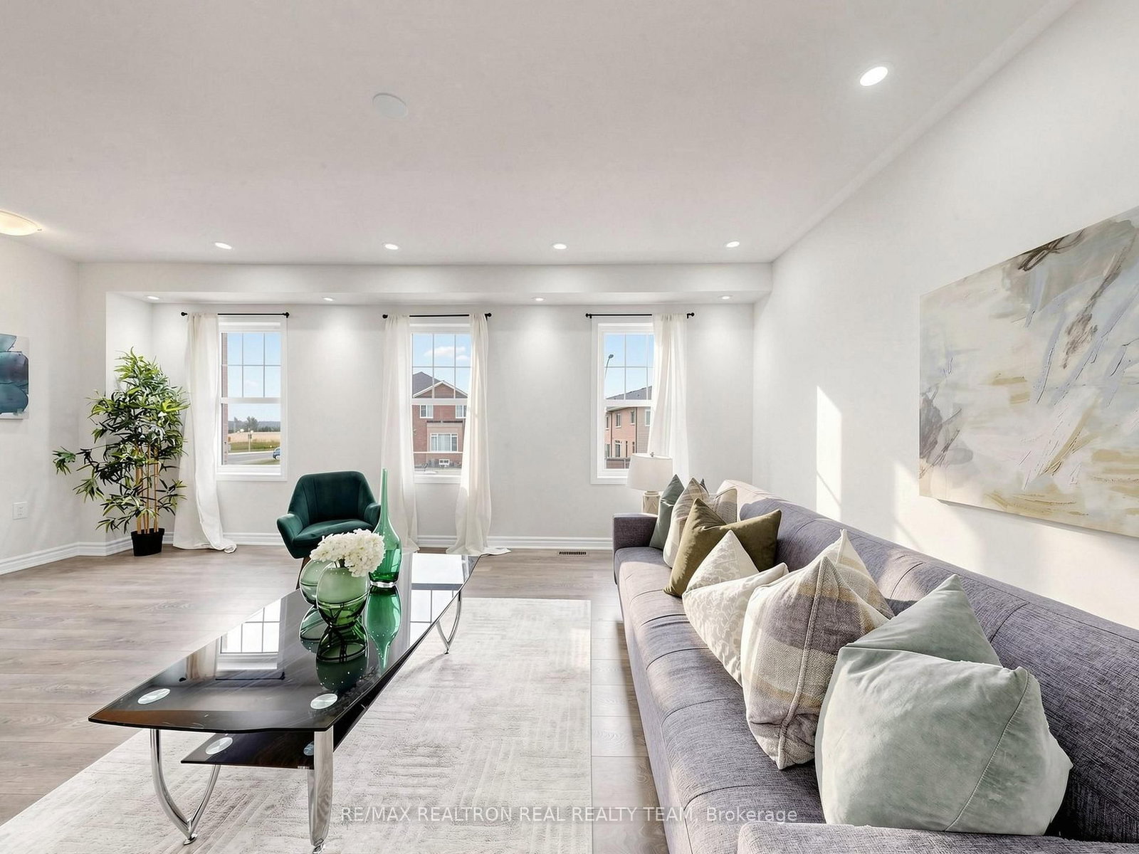 2708 Burkholder Drive • Pickering, ON photo 7