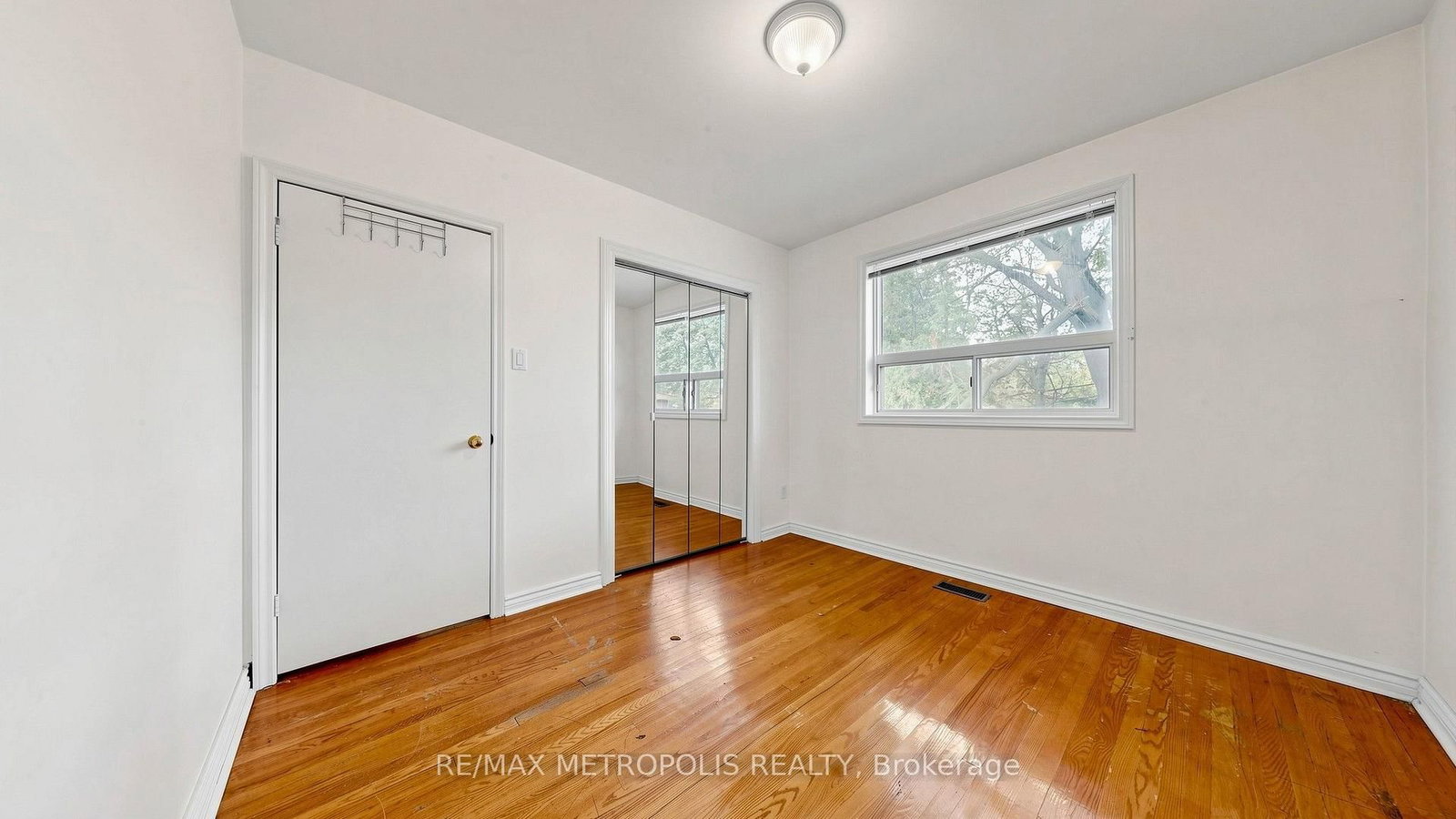 139 Pandora Circle • Toronto, ON photo 24
