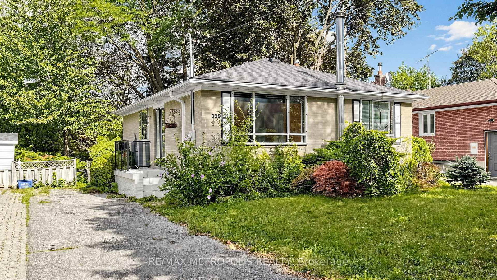 139 Pandora Circle • Toronto, ON photo 3
